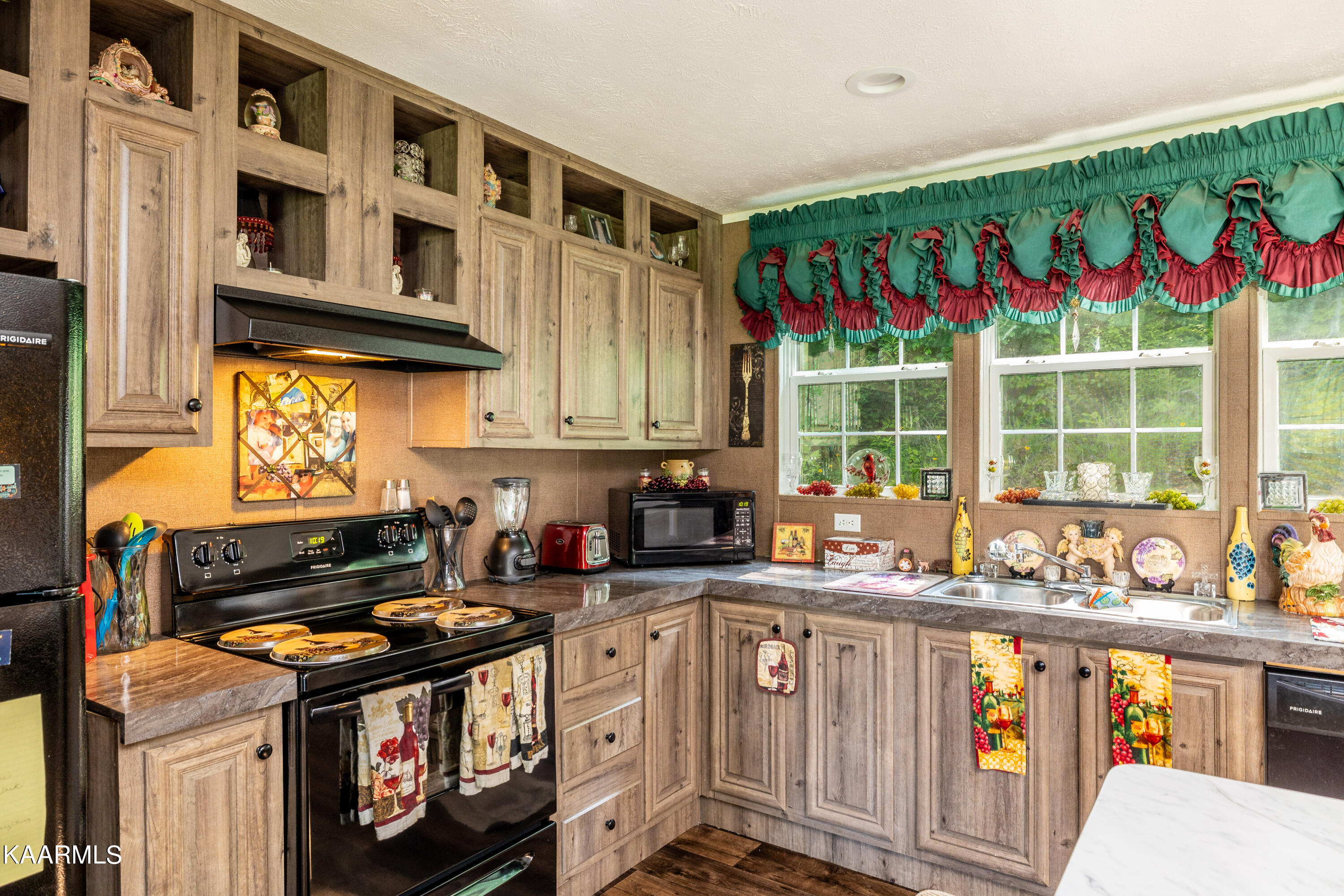 323 Cumberland View Road Clinton, TN 37716 - Photo 14 of 40 KItchn