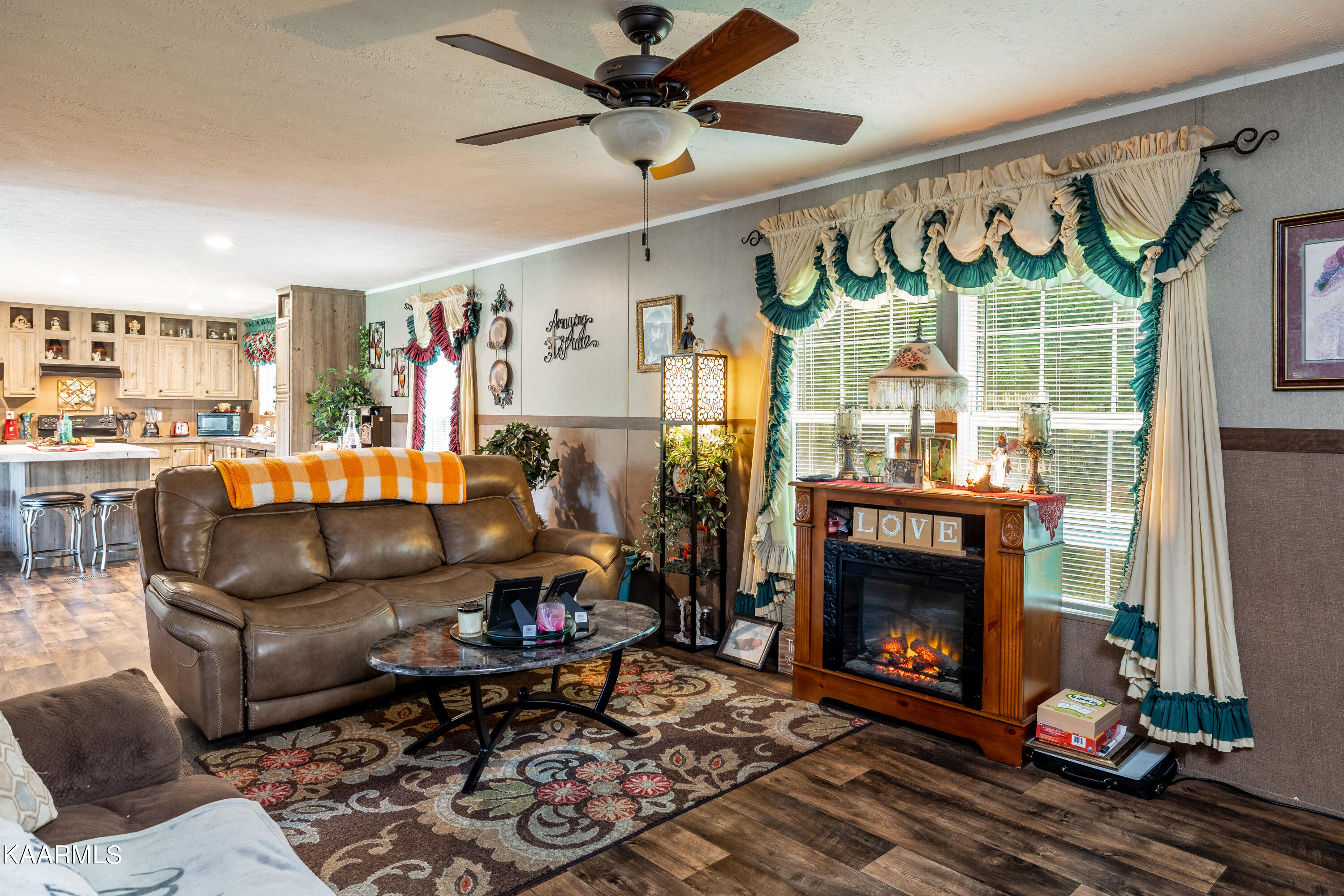 323 Cumberland View Road Clinton, TN 37716 - Photo 19 of 40 Family Room