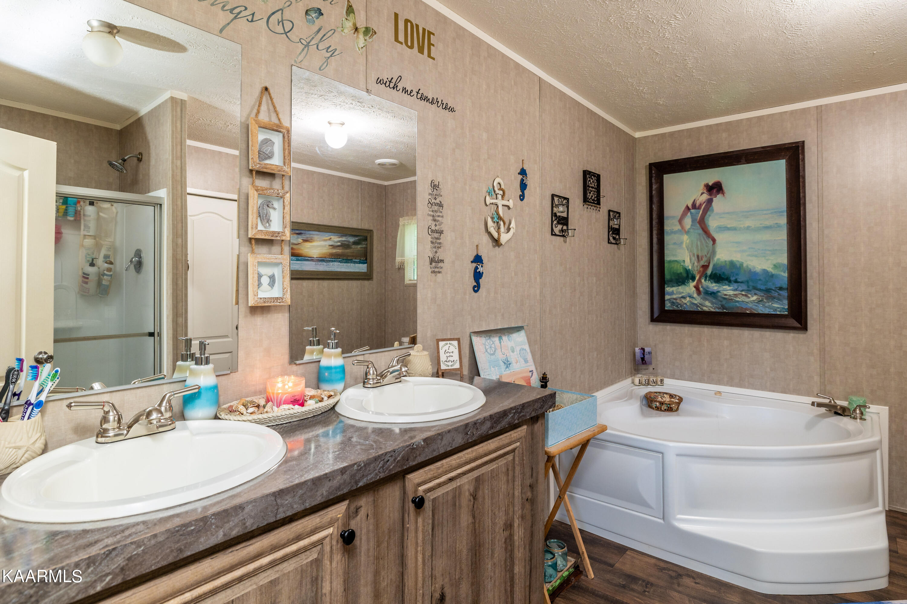 323 Cumberland View Road Clinton, TN 37716 - Photo 30 of 40 Master Bath