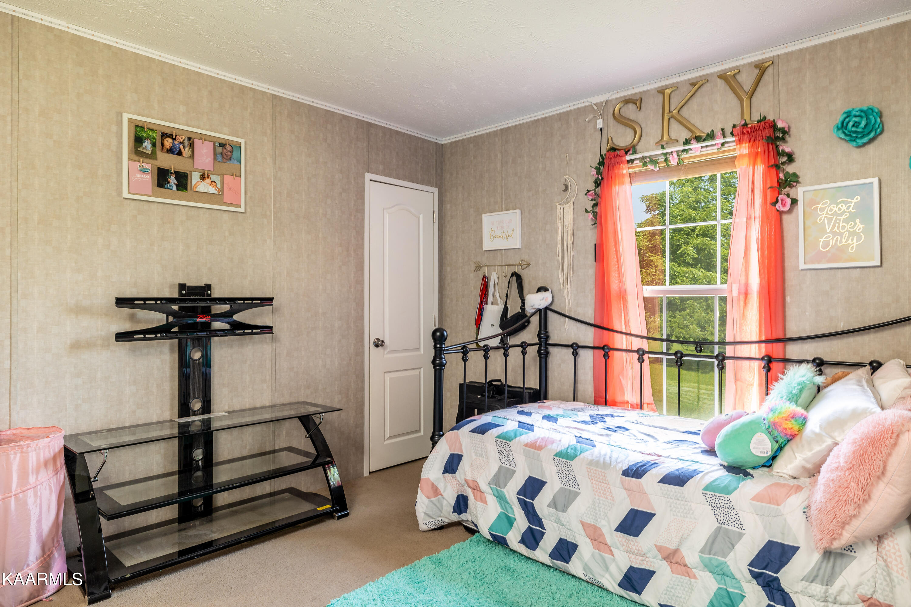 323 Cumberland View Road Clinton, TN 37716 - Photo 31 of 40 Bedroom 2