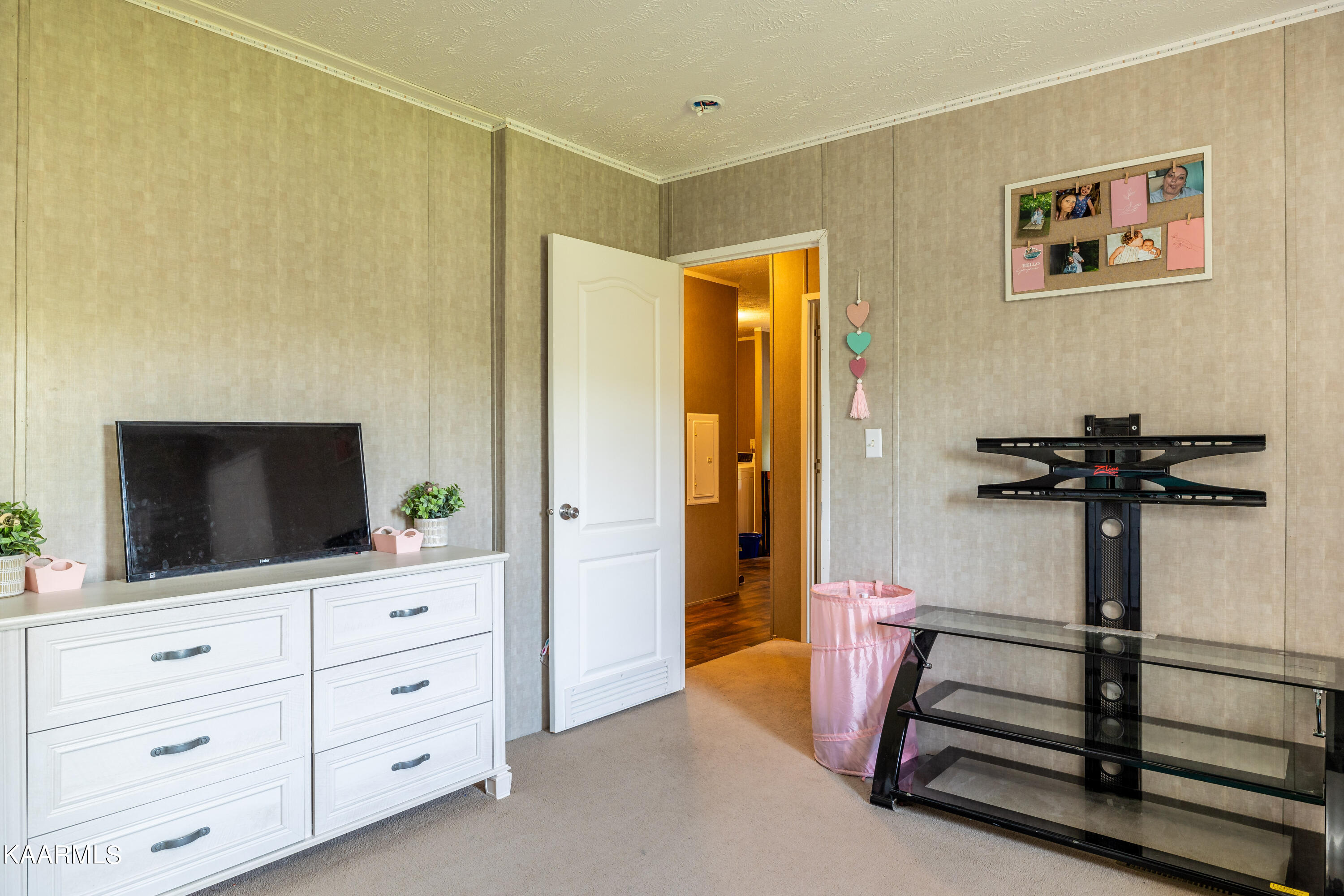 323 Cumberland View Road Clinton, TN 37716 - Photo 33 of 40 Bedroom 2