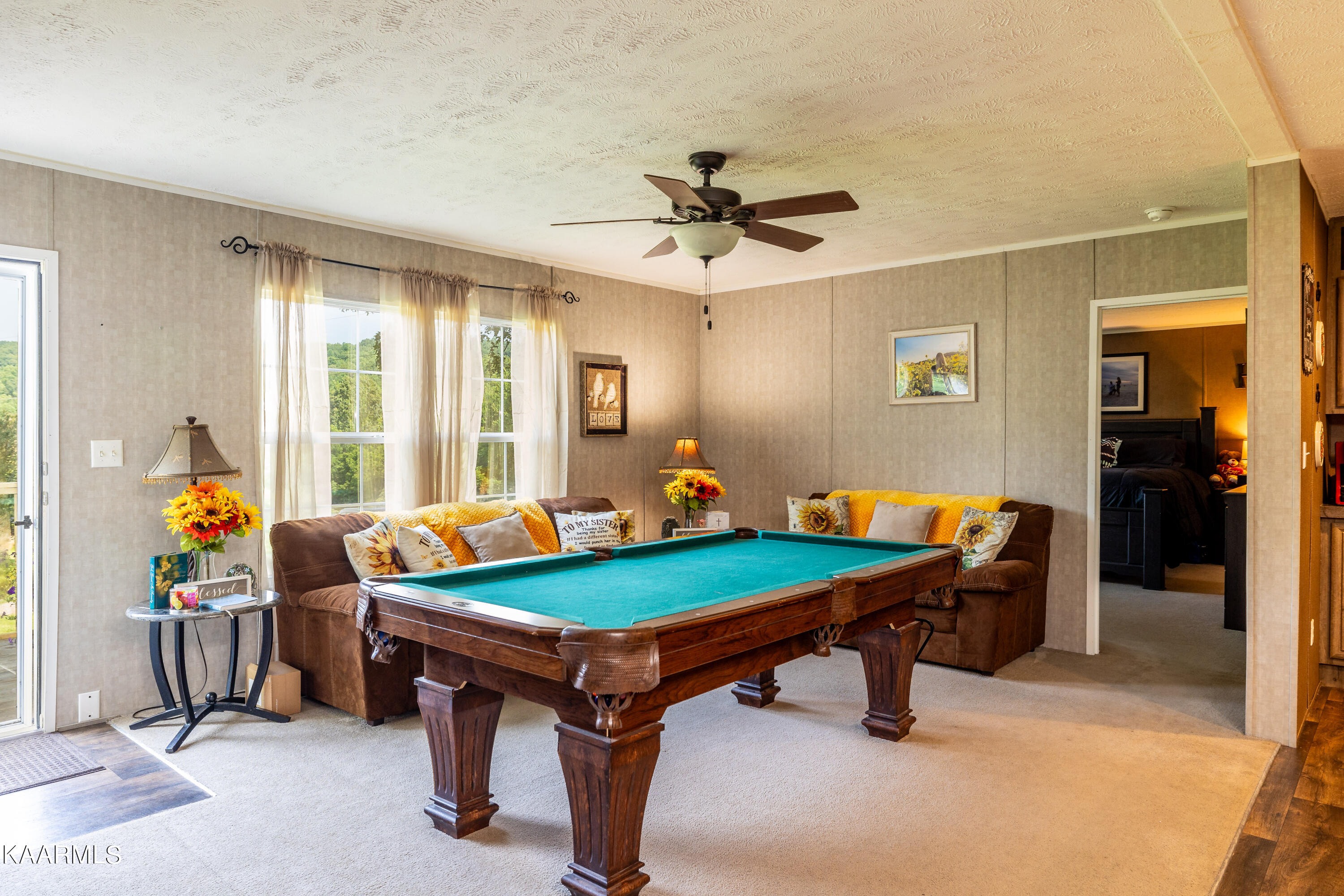 323 Cumberland View Road Clinton, TN 37716 - Photo 7 of 40 Entering front door