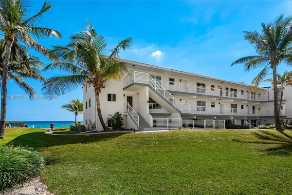 $3,700 | 1041 Hillsboro Mile, Unit 2, Hillsboro Beach, FL 33064