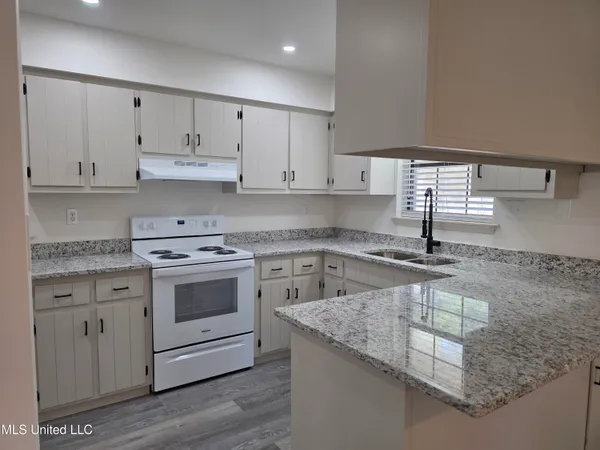 $1,000 | 2208 South McGeehee Lane, Picayune, MS 39466