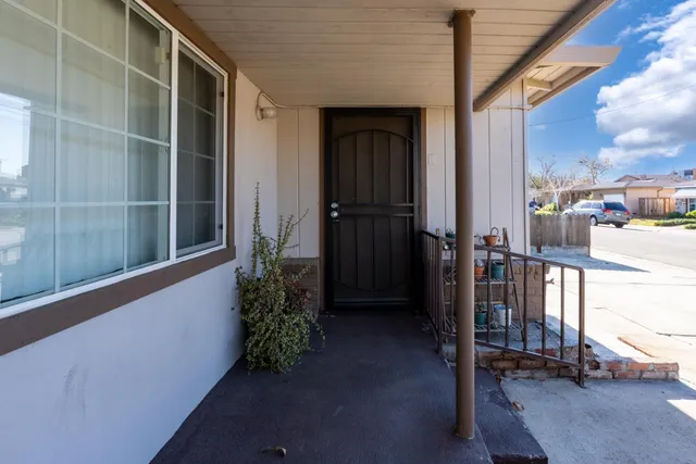 $380,000 | 1402 South Nevada Avenue, Los Banos, CA 93635