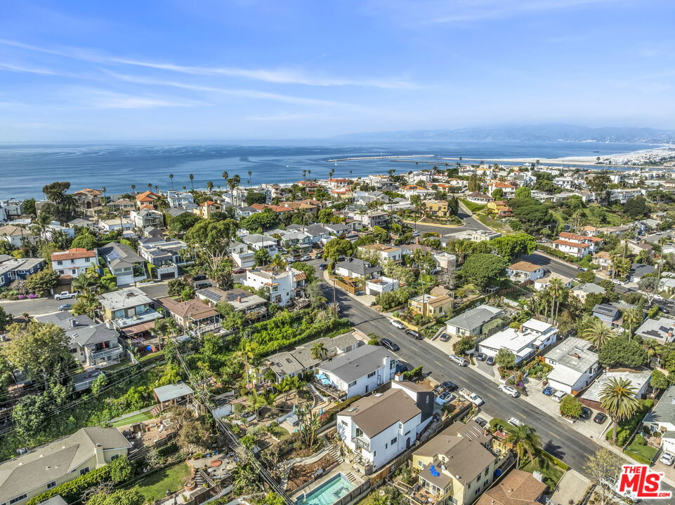 408 Talbert Street Playa del Rey, CA 90293 - Photo 3 of 24