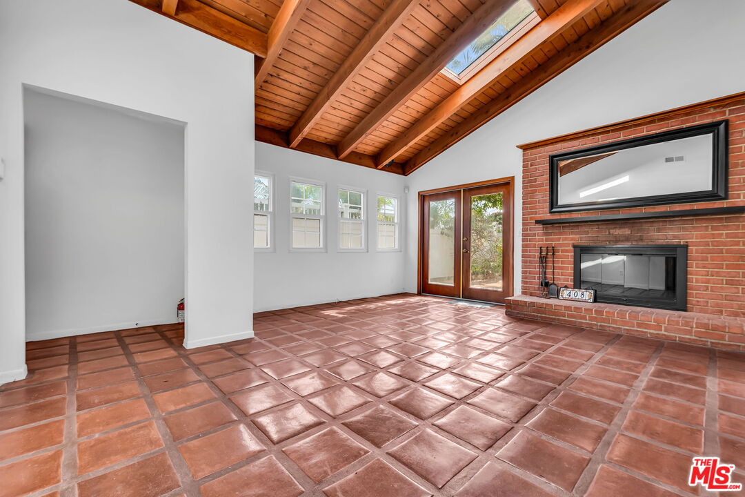 408 Talbert Street Playa del Rey, CA 90293 - Photo 5 of 24