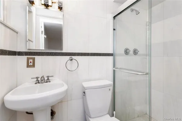 $8,000 | 5 Deerhill Lane, Scarsdale, NY 10583