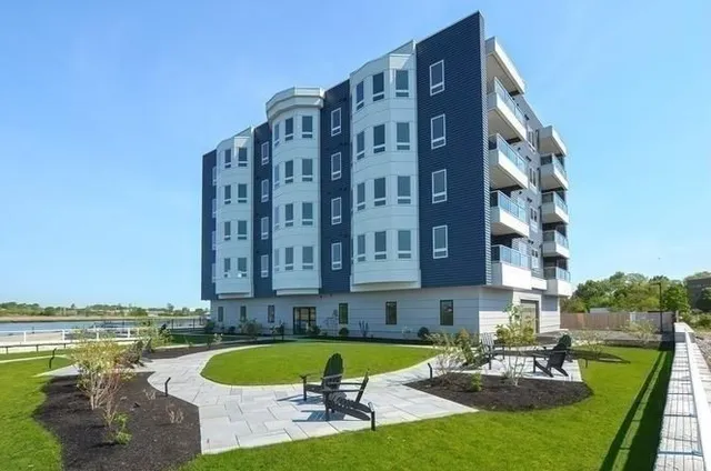 $995,000 | 60 Newbury Street, Unit 10, Quincy, MA 02171