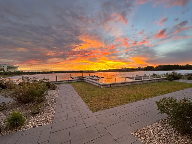 $995,000 | 60 Newbury Street, Unit 10, Quincy, MA 02171