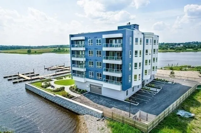 $995,000 | 60 Newbury Street, Unit 10, Quincy, MA 02171