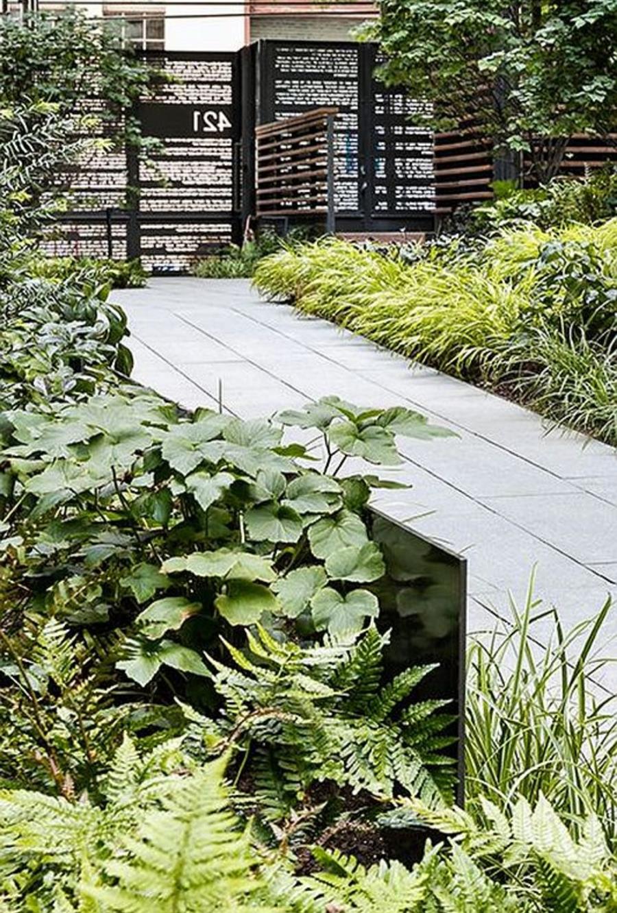 421 Hudson Street, Unit 305 Manhattan, NY 10014 - Photo 12 of 13 a view of a backyard of the house