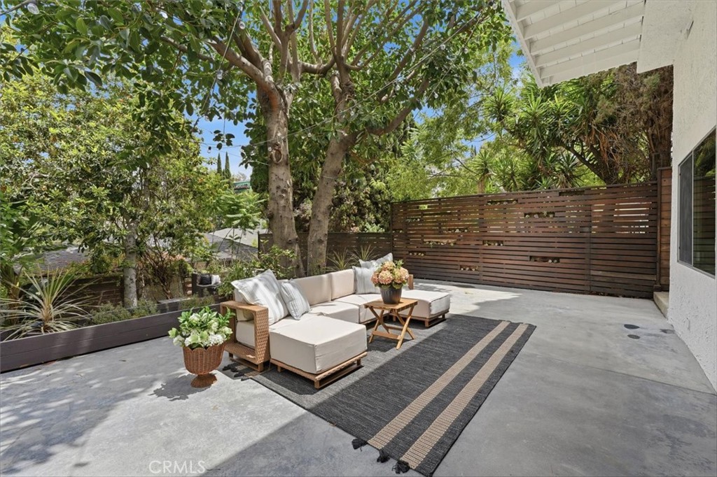 2448 Riverside Place Los Angeles, CA 90039 - Photo 42 of 58