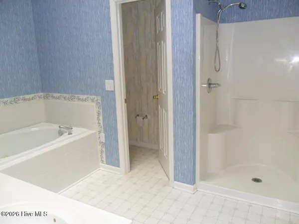 $1,500 | 4154 Breezewood Drive, Unit 202, Wilmington, NC 28412