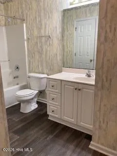 $1,600 | 4154 Breezewood Drive, Unit 202, Wilmington, NC 28412