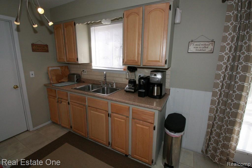 4--Kitchen1.jpg