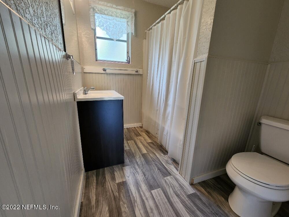 9450 Crystal Springs Road Jacksonville, FL 32221 - Photo 12 of 23 Bathroom