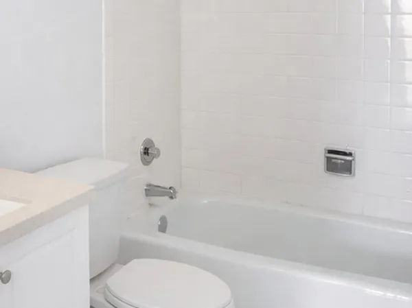 $2,350 | 1050 Holbrook Road, Unit I, Homewood, IL 60430