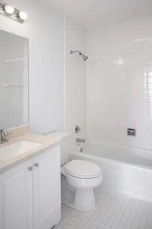 $2,500 | 1050 Holbrook Road, Unit I, Homewood, IL 60430