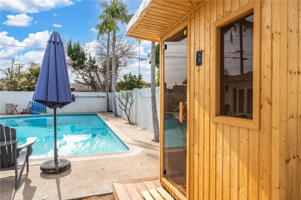 1550 West Palais Road Anaheim, CA 92802 - Photo 14 of 15 a front view of a house with a yard