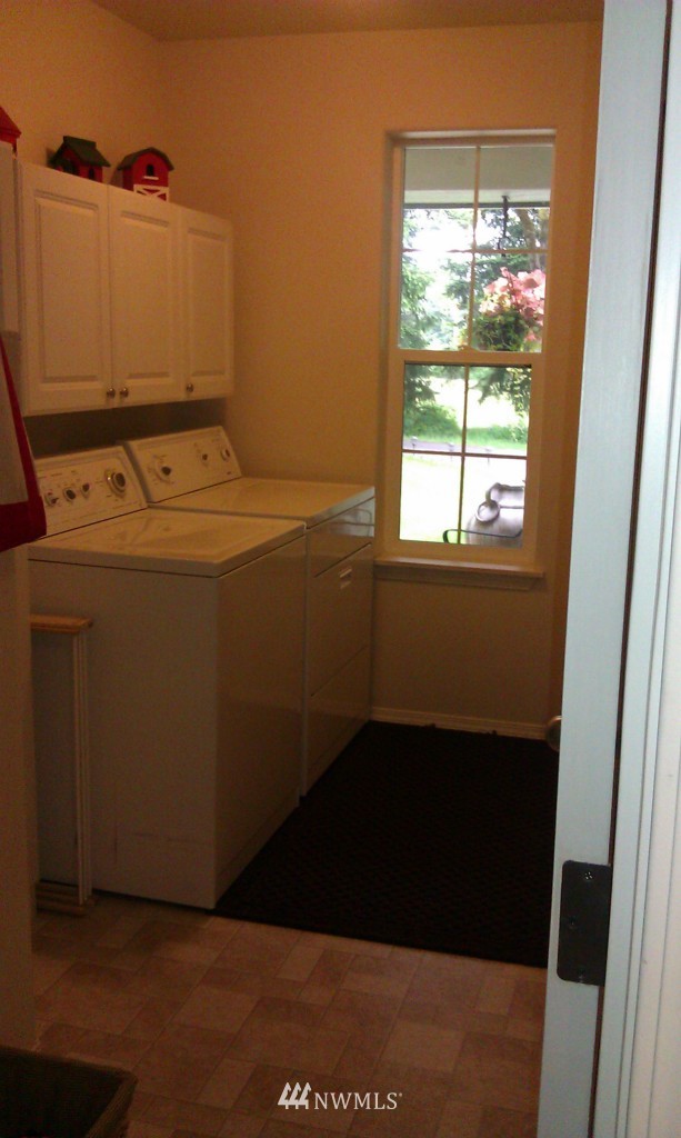 12403 Hubbard Road Southeast Rainier, WA 98576 - Photo 13 of 15 Gallery Image 13