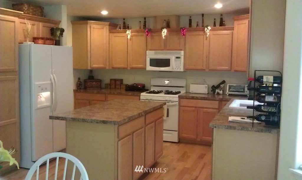 12403 Hubbard Road Southeast Rainier, WA 98576 - Photo 7 of 15 Gallery Image 7