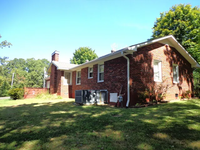 $239,000 | 202 Bowen Heights Drive, Waverly, TN 37185