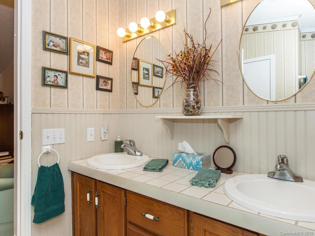 56 Meadowchase Road Fletcher, NC 28732 - Photo 21 of 37 Gallery Image 21