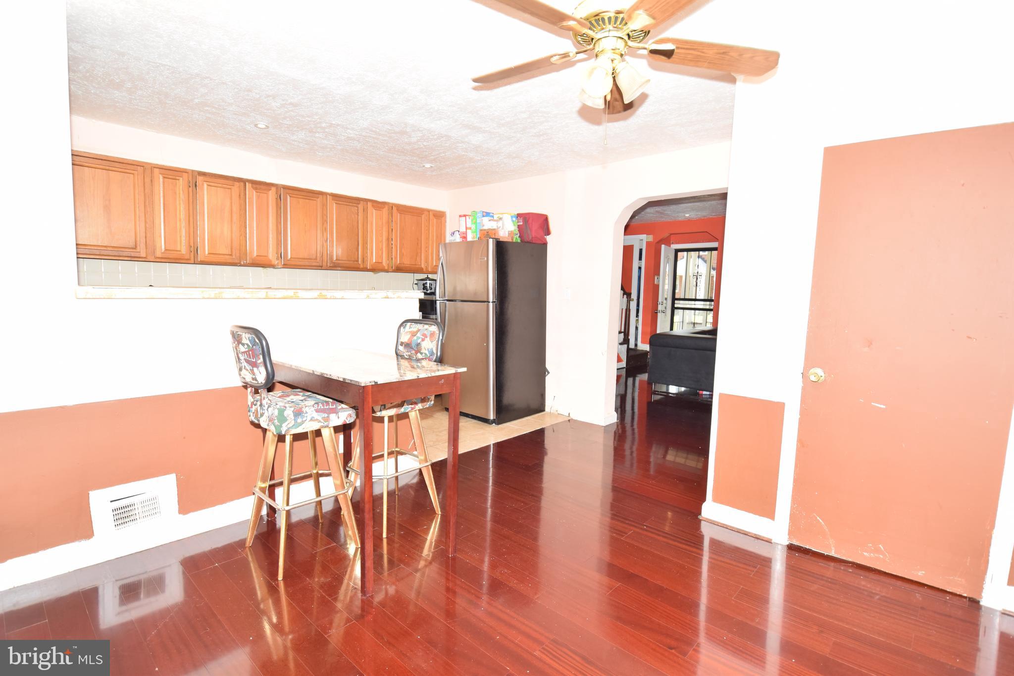 6931 Fieldcrest Road Baltimore, MD 21215 - Photo 3 of 25