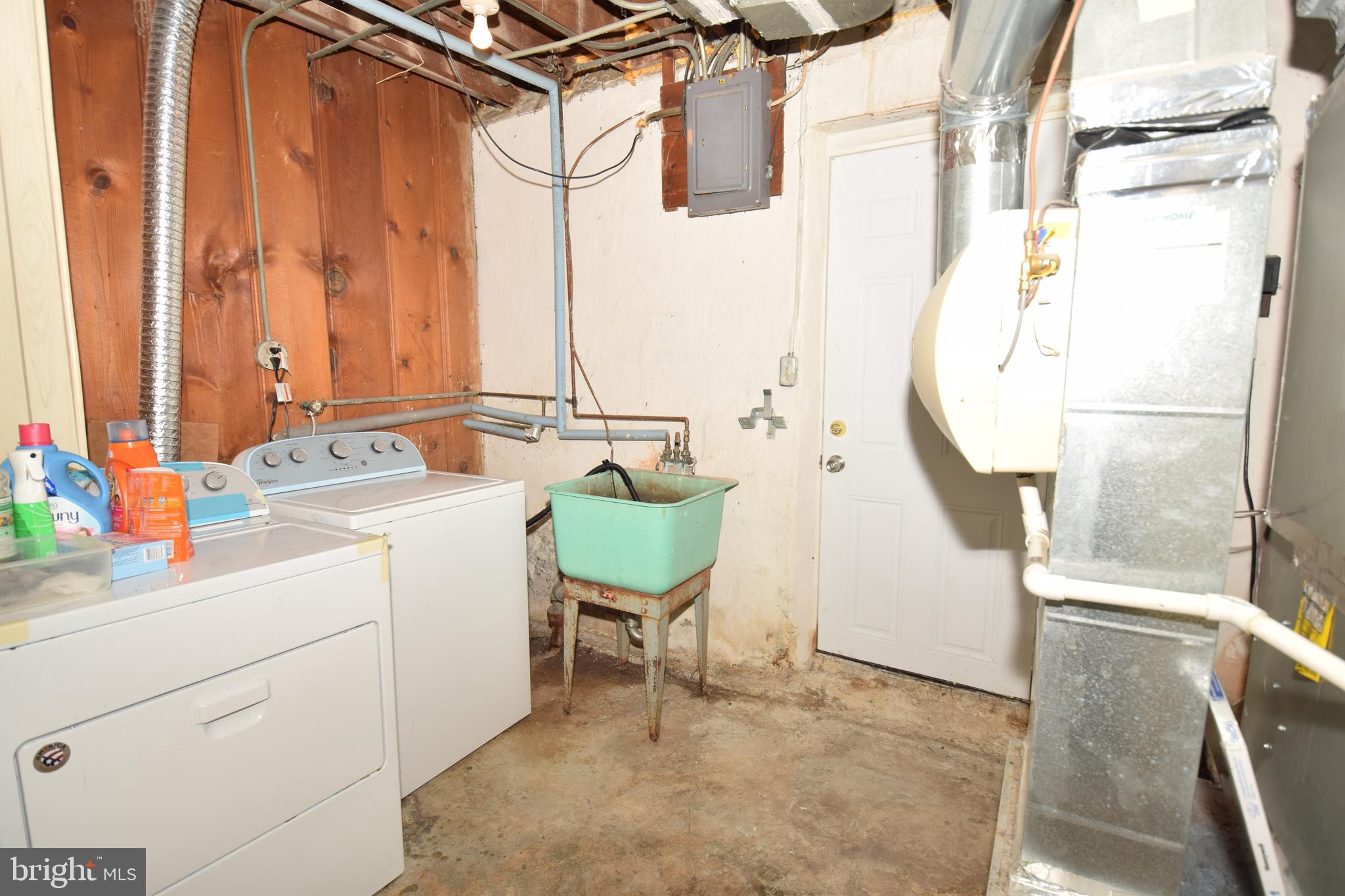 6931 Fieldcrest Road Baltimore, MD 21215 - Photo 23 of 25