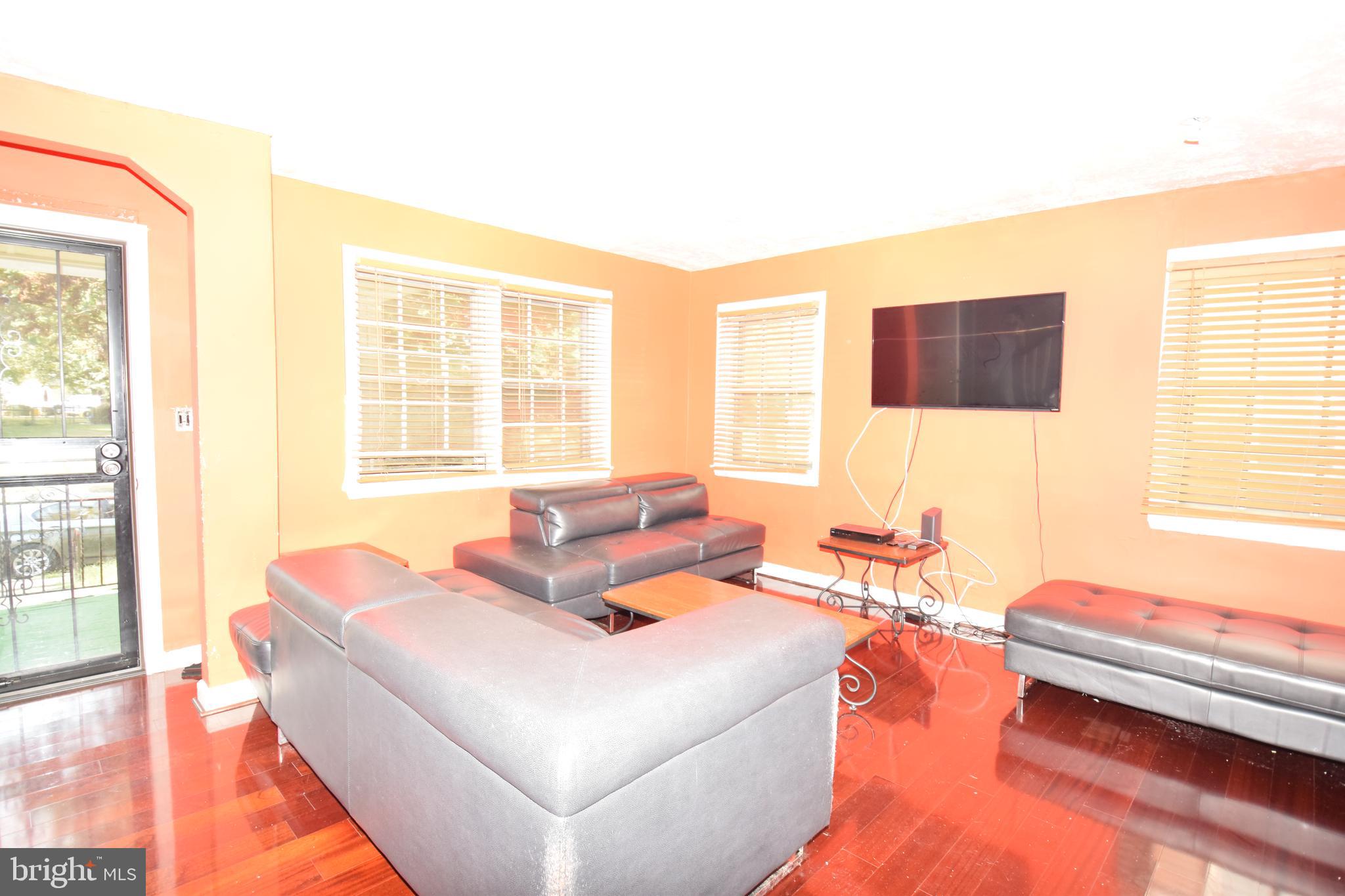 6931 Fieldcrest Road Baltimore, MD 21215 - Photo 6 of 25