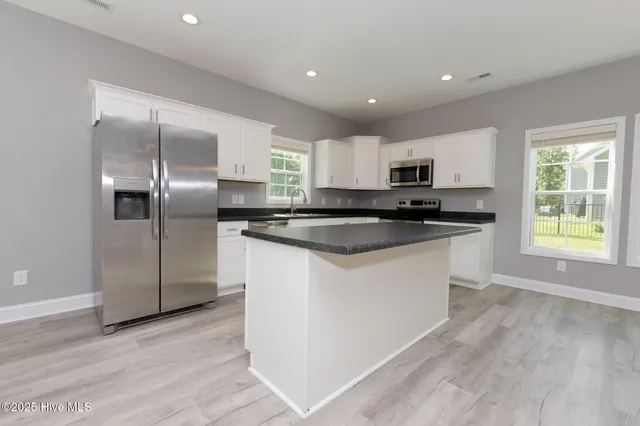 $1,895 | 608 Feather Court, Richlands, NC 28574