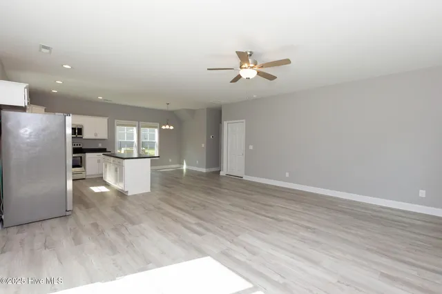 $1,895 | 608 Feather Court, Richlands, NC 28574