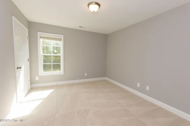 $1,895 | 608 Feather Court, Richlands, NC 28574