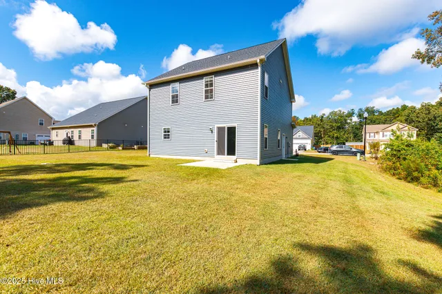 $1,895 | 608 Feather Court, Richlands, NC 28574