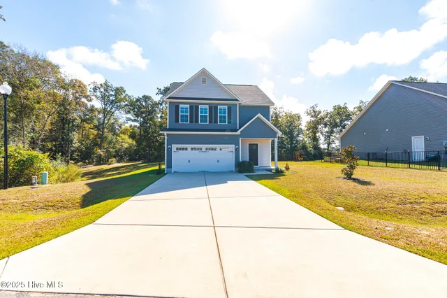 $1,895 | 608 Feather Court, Richlands, NC 28574