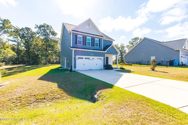 $1,895 | 608 Feather Court, Richlands, NC 28574