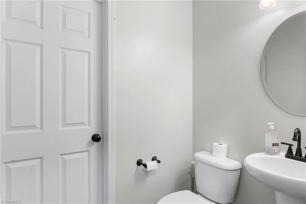 128 James Road Clemmons, NC 27012 - Photo 17 of 41