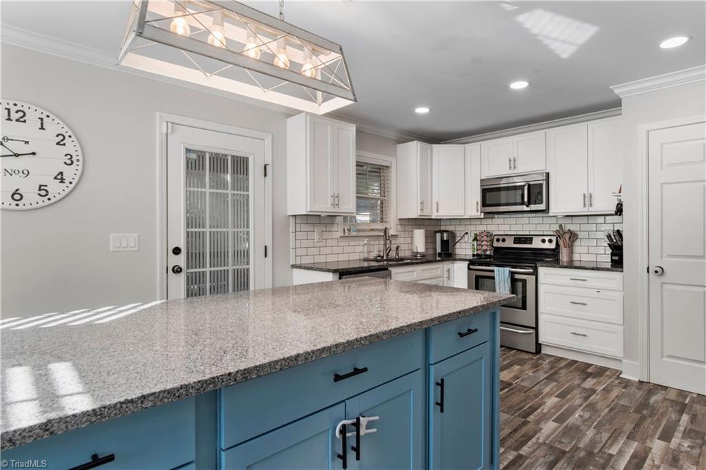 128 James Road Clemmons, NC 27012 - Photo 9 of 41