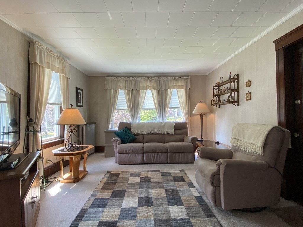 29 Halmstad Street Worcester, MA 01607 - Photo 11 of 41 Gallery Image 11