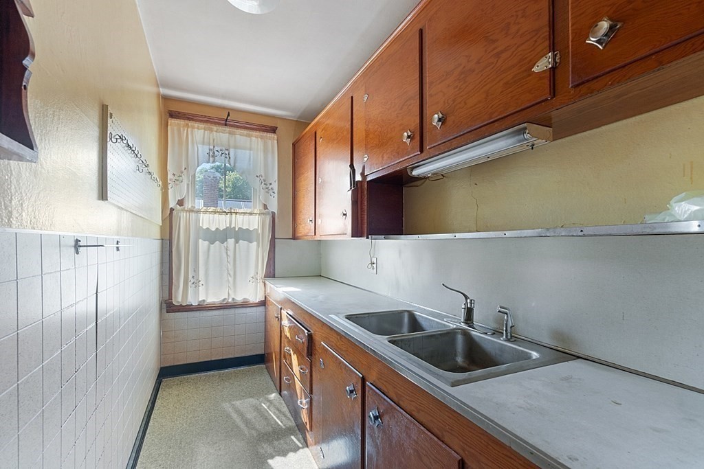 29 Halmstad Street Worcester, MA 01607 - Photo 20 of 41 Gallery Image 20