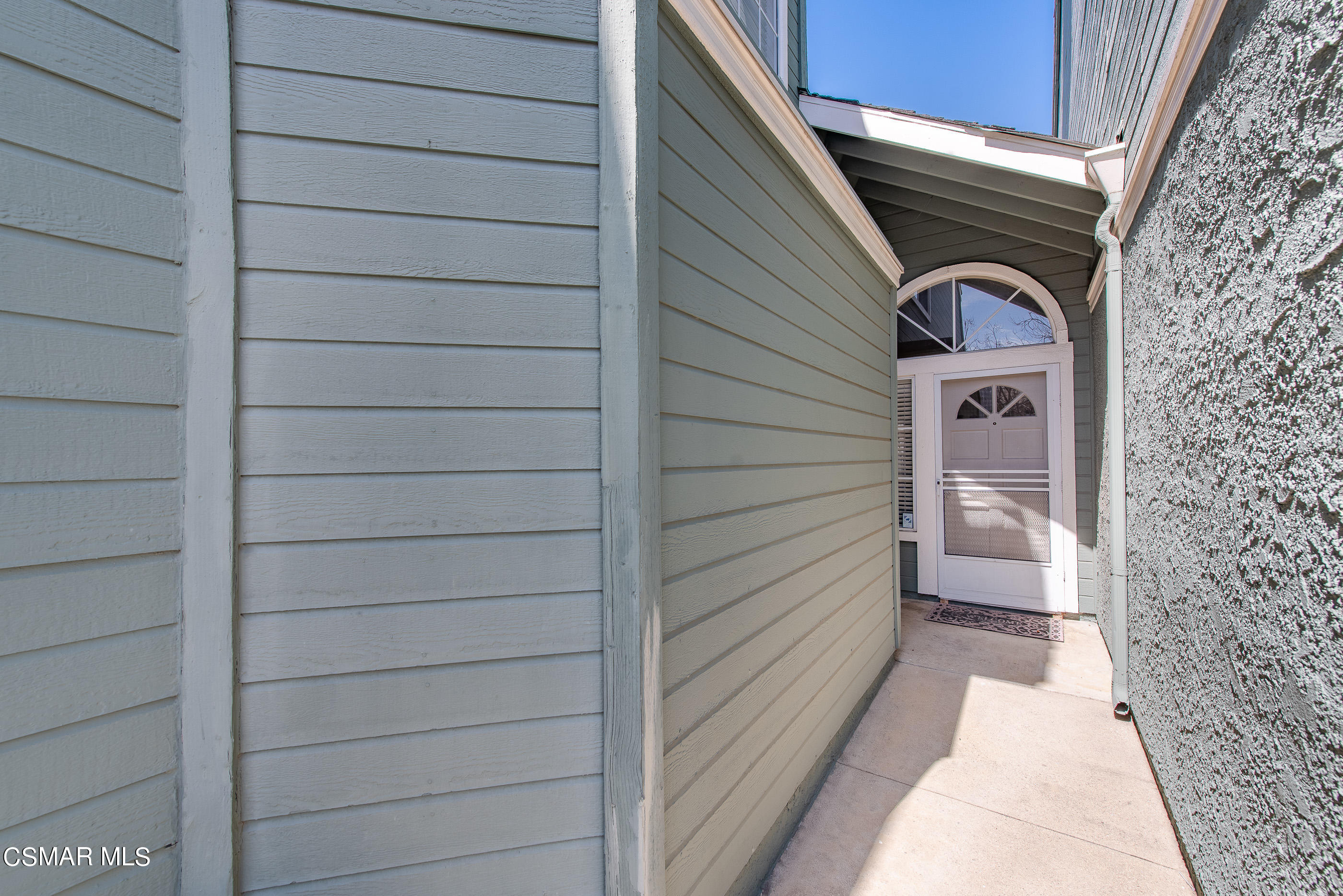 1842 Rory Lane, Unit 4 Simi Valley, CA 93063 - Photo 4 of 24 1842 Rory Ln Simi Valley-3