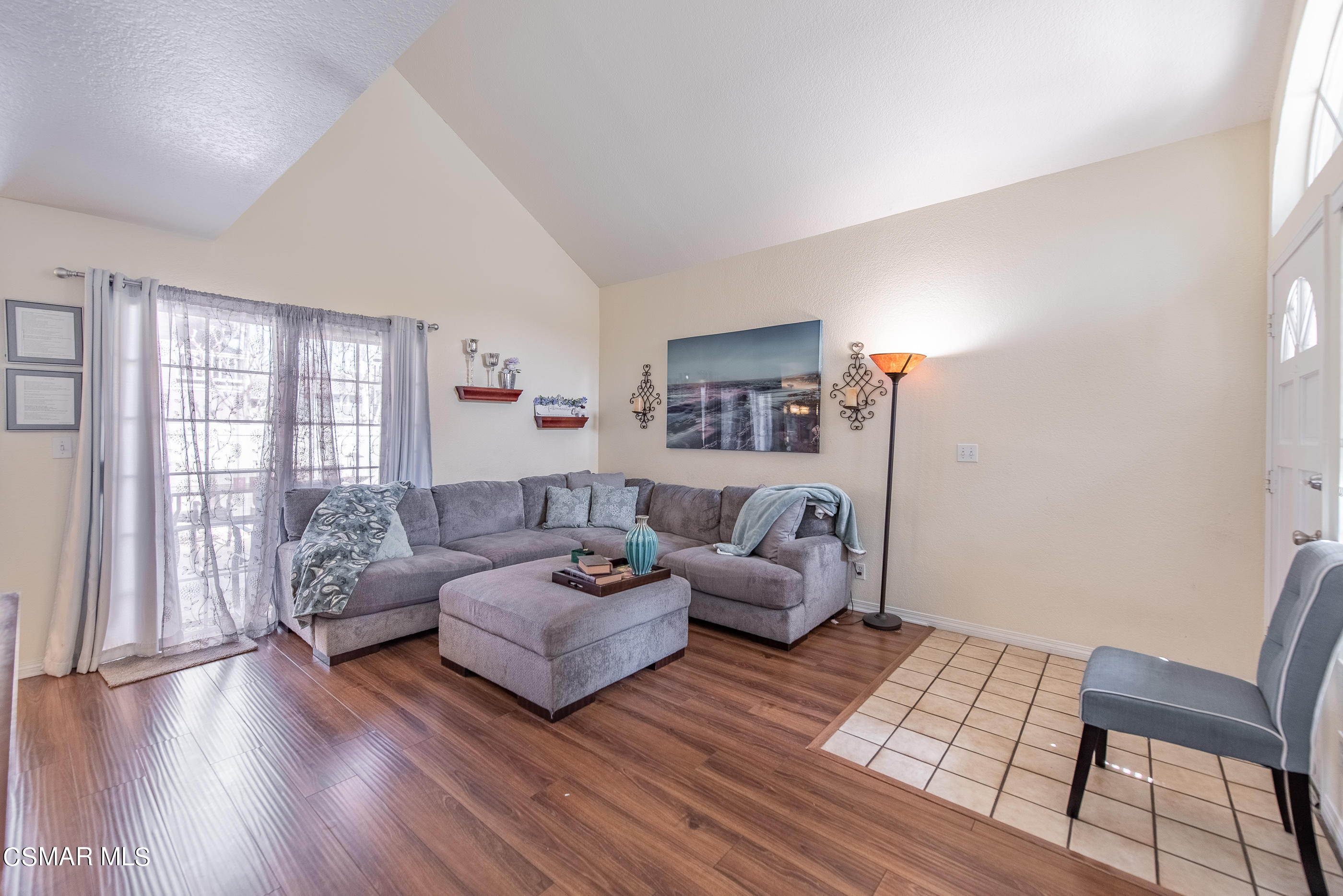 1842 Rory Lane, Unit 4 Simi Valley, CA 93063 - Photo 5 of 24 1842 Rory Ln Simi Valley-5