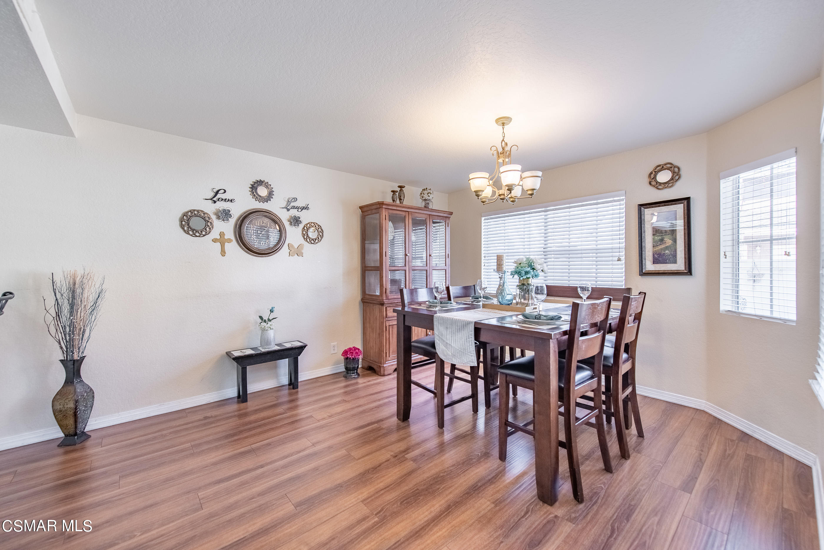 1842 Rory Lane, Unit 4 Simi Valley, CA 93063 - Photo 7 of 24 1842 Rory Ln Simi Valley-7