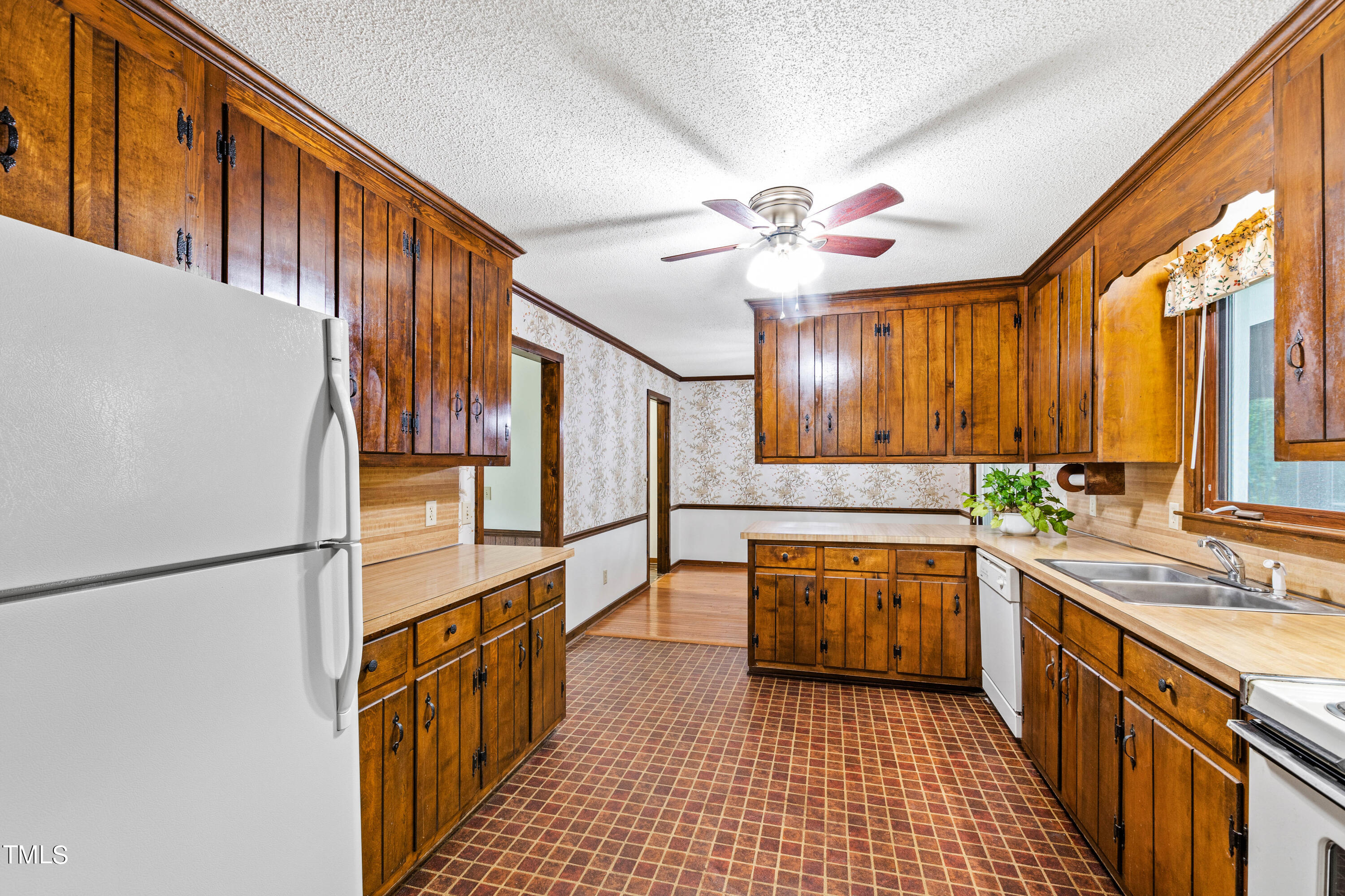 224 Singleton Street Raleigh, NC 27606 - Photo 14 of 49 KitchenA