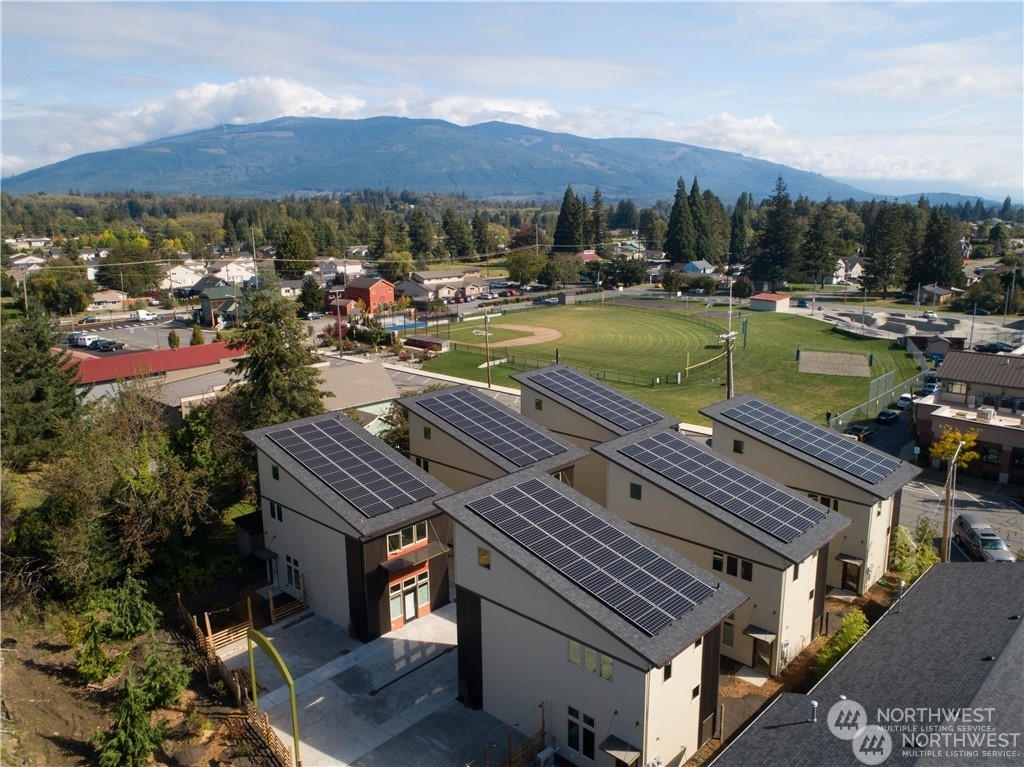 107 Abbott's Alley Sedro-Woolley, WA 98284 - Photo 2 of 28