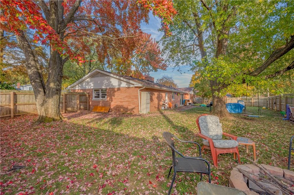 3305 Heritage Road Columbus, IN 47203 - Photo 14 of 44 Gallery Image 14