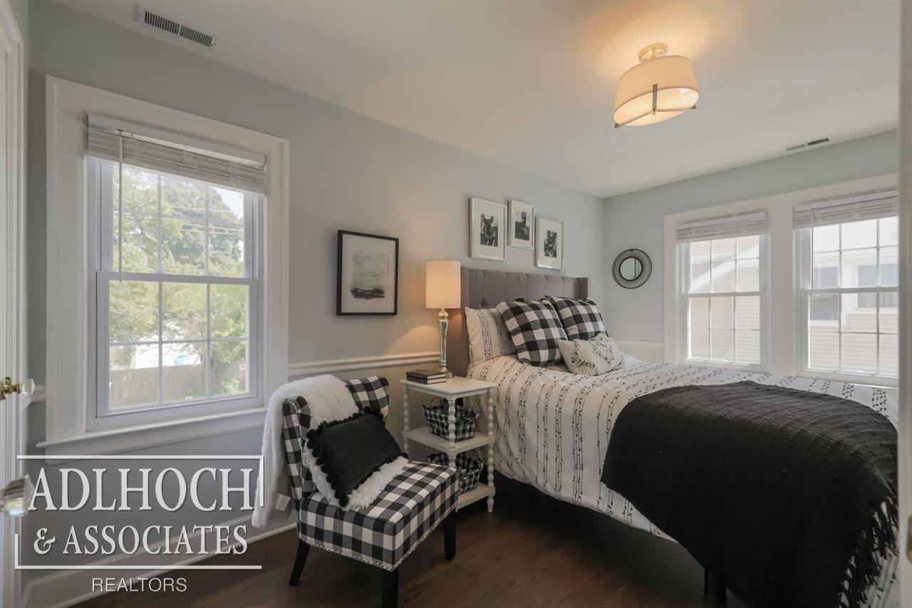 292 Kerby Road Grosse Pointe, MI 48236 - Photo 14 of 26 50022448-25.JPG