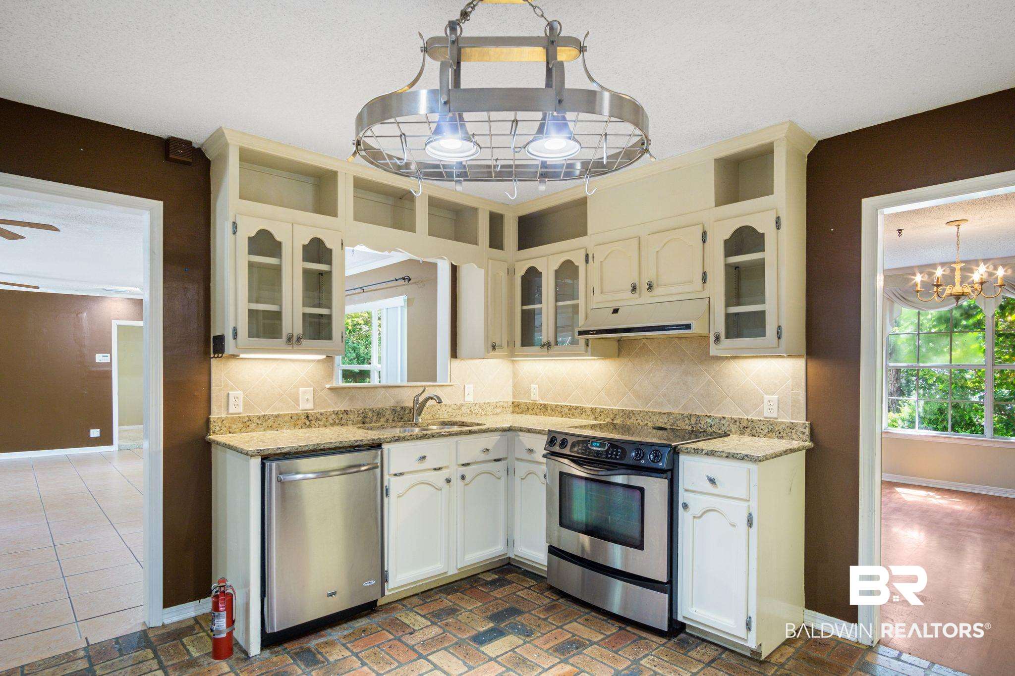 109 Lakeview Loop Daphne, AL 36526 - Photo 8 of 28