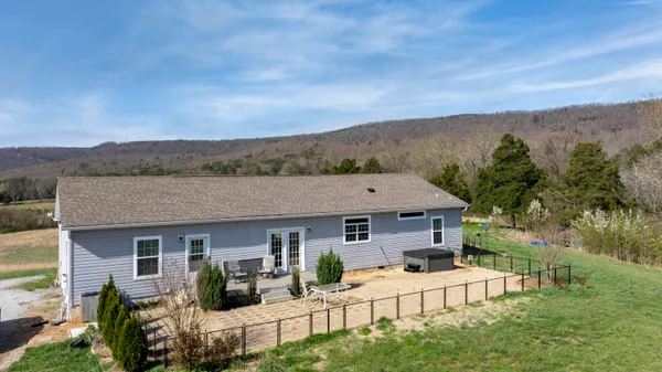 $995,000 | 4637 Ideal Valley Road, Spring City, TN 37381